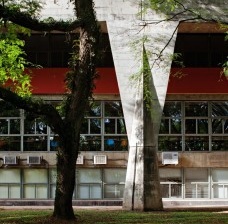 Língua portuguesa, literatura brasileira e os lugares do modernismo no Brasil