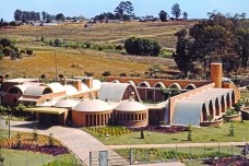 Renato Anelli enfoca a arquitetura contemporânea no Brasil