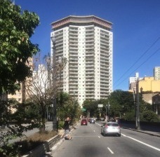 Três pontos determinam um plano, mas cinco pontos não determinam uma obra de arquitetura