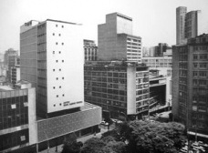 Oswaldo Bratke e a “cidade nova”: