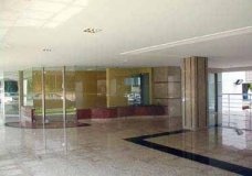 Alguma deselegância e muita cegueira