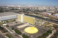 A tênue fronteira entre o público e o privado