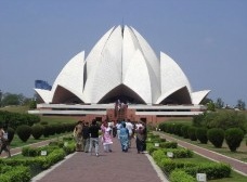 A flor de Lotus de Bahapur: a arquitetura apurada de Fariborz Sahba