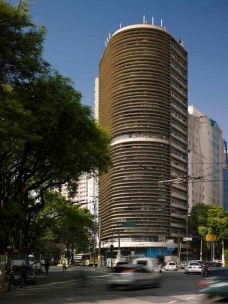 Forma moderna e cidade: a arquitetura de Oscar Niemeyer no centro de São Paulo