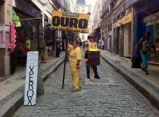 Desfiando leituras nos tecidos urbanos de <i>Todas as cidades, a cidade</i>