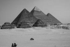 5b277e2f816e_pyramides_gizeh.JPG