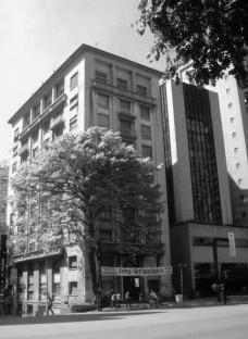7f02a19a5266_edificiodumontadamsfotorafaelcamargo_01.jpg