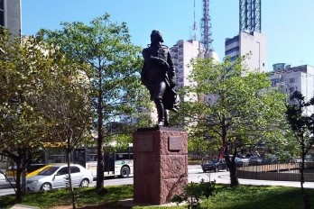 Quem sabe o nome do escultor e da escultura?