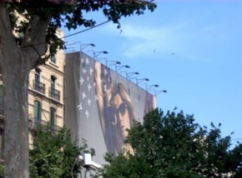 Cidade, souvenires e Gisele Bündchen