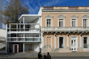 Quem sabe o nome do arquiteto que observa a Casa Curutchet?