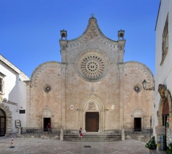 Catedral de Santa Maria Assunta em Ostuni, sul da Itália