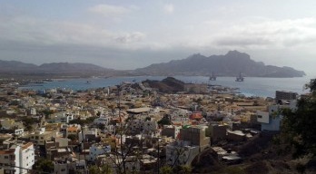 Mindelo: entre Portugal e Brasil
