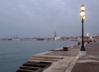 Veneza ao amanhecer