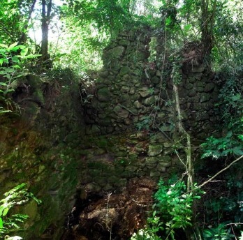 Quem sabe para que serviu esta estrutura em pedra e barro?