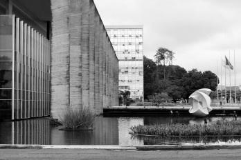 Ministério do Arquiteturismo adverte...