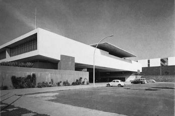Quem sabe o nome do arquiteto e onde fica essa obra?