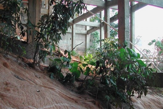 “Amnésias Topográficas”, instalação teatral, Belo Horizonte, 2004-2005. Arquitetos Carlos Teixeira e Louize Ganz