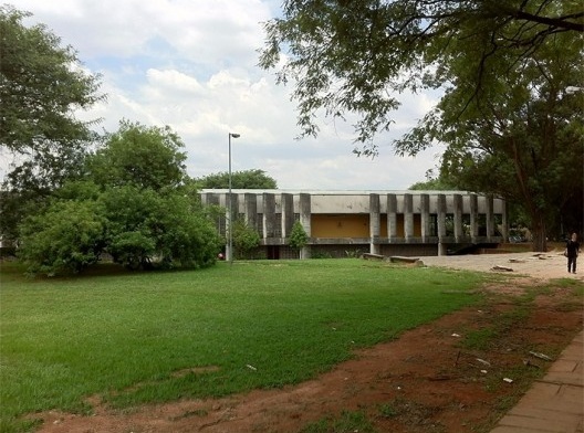 Vegetação e área permeável na Cidade Universitária da USP, São Paulo<br />Foto Abilio Guerra 
