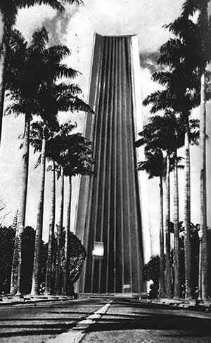 Estudo de Oscar Niemeyer, encomendado na gestão Israel Pinheiro, para "substituir" o Palácio da Liberdade por um mais imponente "marco para o governo de Minas Gerais", 1969