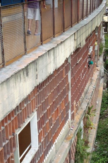 Conjunto Residencial Prefeito Mendes de Moraes ou Pedregulho – RJ. Projeto de Affonso Eduardo Reidy, 1947<br />Foto Cecilia Rodrigues dos Santos, janeiro 2010 
