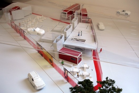 Figura 4 – Em destaque, ringues de Boxe e degraus no centro. Facilmente deslocáveis, os ringues possibilitam a criação de espaços mais amplos de aglomeração em dia de “eventos”