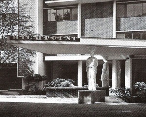 Fig. 16. Bertold Lubetkin e Tecton, Highpoint II, Londres, 1938. Esquema e vista do pórtico com as cariátides [MONTEYS, Xavier. “Arquitectura y modo de empleo”/ ROWE, Colin. Ciudad Collage]
