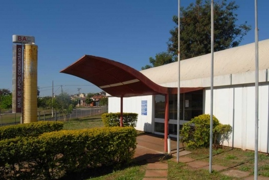 BAC Branca Salles, Ribeirão Preto - marquise de entrada. Arquiteto João Filgueiras Lima, Lelé<br />Foto André Marques 