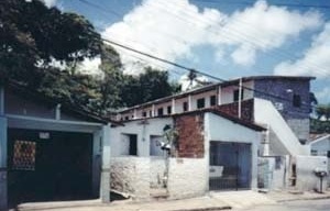 Ocupação desordenada e construções em péssimo estado de conservação<br />Foto Marco Antonio Suassuna Lima 
