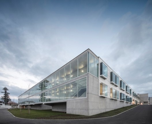 Escola Gaspar Frutuoso, Ribeira Grande, ilha de São Miguel, Açores, Portugal, arquiteto Carlos Almeida Marques<br />Foto Fernando Guerra 