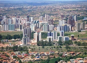 Águas Claras e, em primeiro plano, parte de Vicente Pires. Distrito Federal<br />Foto Augusto Areal  [Infobrasilia]