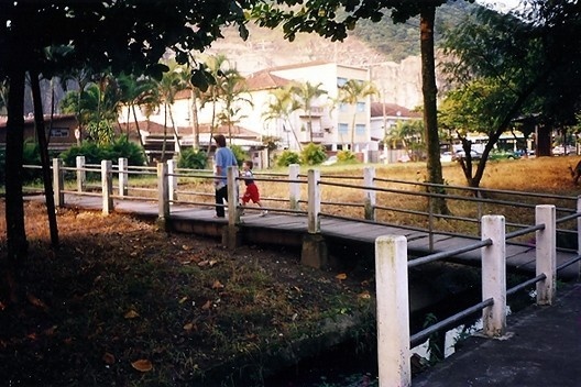 Travessia de pedestres<br />Foto Orlando Faya 