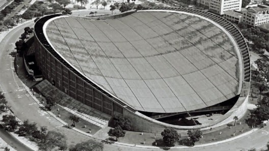 Pavilhão de São Cristóvão, Rio de Janeiro, 1960. Arquiteto Sérgio Bernardes<br />Foto divulgação  [documentário <i>Bernardes</i>]
