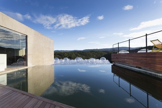 Conjunto bar/piscina/galeria