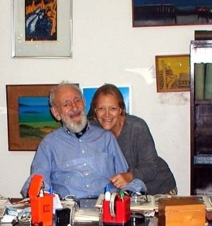 Figura 35 – Alexandre Altberg e sua companheira Odete no ateliê em Marília, jun. 2004 [Arquivo Pedro Moreira, Berlim]