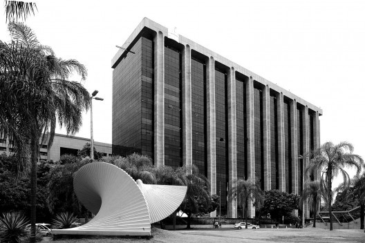 Centro Administrativo São Sebastião, Cidade Nova, Rio de Janeiro, 1982<br />Foto George Magaraia 