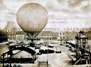 Instalação do grande balão de Giffard na Exposição Universal de Paris, 1867. Disponível em www.aerophile.com/pix_hist_tech/phG26.jpg. Acesso em 26 mar. 2007