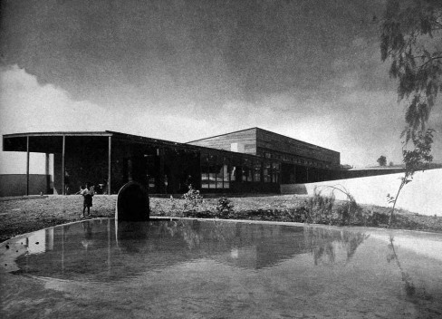 Cidade operária "Channel Heights", San Pedro, Califórnia, EUA. Centro comunal<br />Foto divulgação 