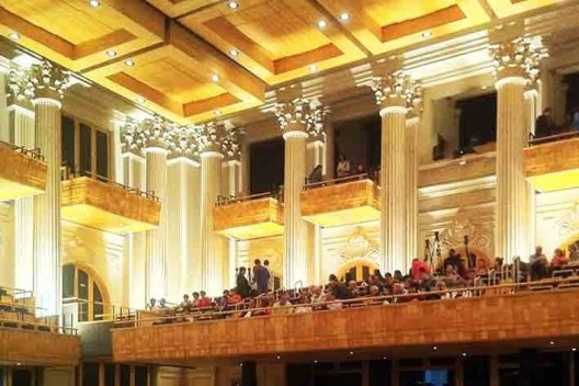 Estação Julio Prestes / Sala São Paulo, 1938, arquiteto Christiano Stockler das Neves, fundador da FAU Mackenzie; reciclagem, 1999, arquiteto Nelson Dupré (Mackenzie, 1973)<br />Foto Abilio Guerra 
