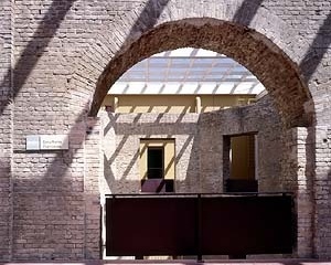 Pinacoteca do Estado de São Paulo. Foto de Nelson Kon. Projeto de renovação do arquiteto Paulo A. Mendes da Rocha, concluído em 1998, com 10.815 m2