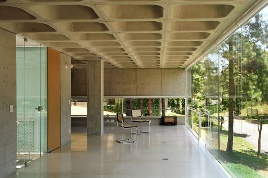 Casa Mariante, Aldeia da Serra, São Paulo. MMBB Arquitetos, 2001-2002<br />Foto Nelson Kon 