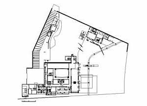 Planta do térreo da Residência Gustavo Halbreich, arquiteto Haron Cohen. A casa se volta para o mar, à direita na figura. Os jardins de Burle Marx fazem o isolamento<br />Desenho cedido pelo Arq. Haron Cohen 