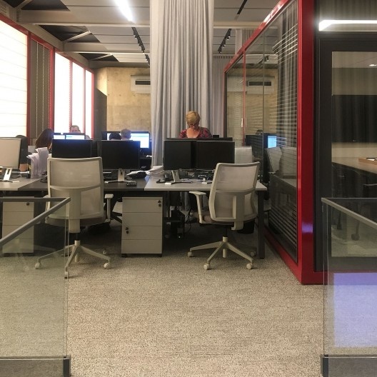 Loja Uniflex Cidade Jardim, reforma Estúdio Tupi, arquiteto Aldo Urbinati. Projeto original de Paulo Mendes da Rocha<br />Foto Luiz Gustavo Sobral Fernandes 
