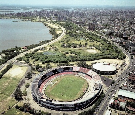 Praia de Belas, Gigante da Beira Rio, Parque Marinha do Brasil, década de 1970<br />Acervo MooMAA 