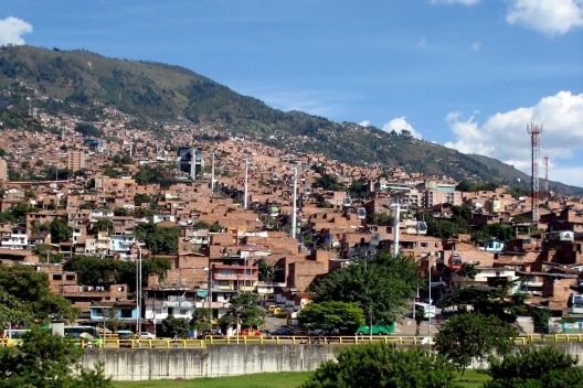 Teleférico dentro do bairro<br />Foto Noemi Zein Teles 