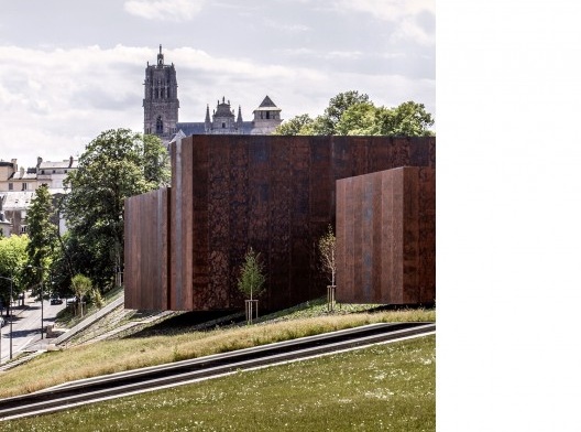 Soulages Museum, 2014, Rodez, France, en colaboración con G. Trégouët<br />Fotografía Hisao Suzuki  [Website Pritzker Prize]