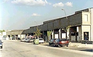 Fig.10 – Suspended infra-estructure at Malagueira<br />Foto JAZ, 1997 