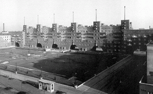 Karl-Marx-Hof, Viena, 1931 [Blau, 1999: 325]