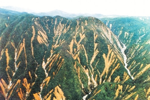 Bairros Cota, Serra do Mar, Cubatão<br />Foto Álvaro Rodrigues dos Santos 