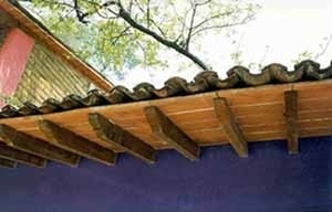Casa en Cuernavaca, Morelos. Arq. A. R. Ponce. Solera de barro rojo recocido sobre vigas de 3”x6” de madera