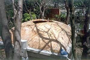 Vista de una bóveda cuya base es de forma cuadrada